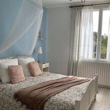 Saint-Pierre-du-Chemin La Brionniere B&B 외부 사진